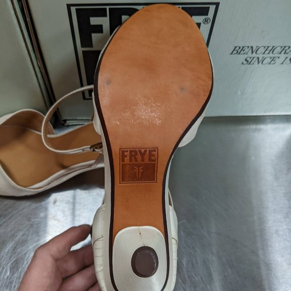 Frye - Ada Vintage Strap - Off White - Picture 9 of 9